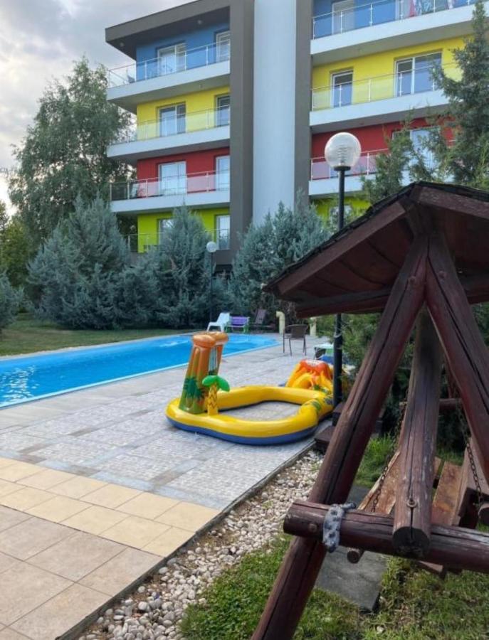Tranzzit Airport Apartment II オトペニ エクステリア 写真