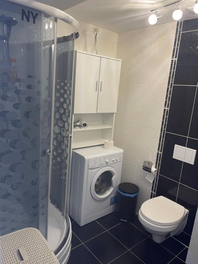 Tranzzit Airport Apartment II オトペニ エクステリア 写真