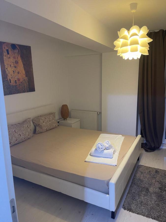 Tranzzit Airport Apartment II オトペニ エクステリア 写真