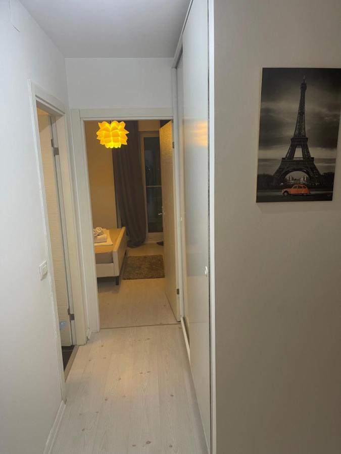 Tranzzit Airport Apartment II オトペニ エクステリア 写真
